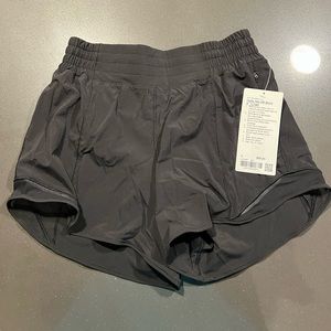 Lululemon hotty hot high rise 4”